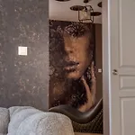 L'escapade Apartment *