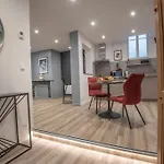 L'escapade Apartment *